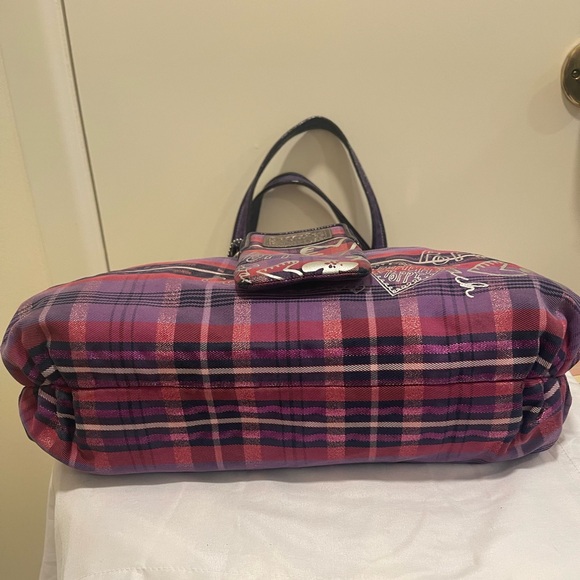 CoachPoppy TartanGlam Canvas and patent with3original hangtags shoulderTote bag. - Picture 6 of 7
